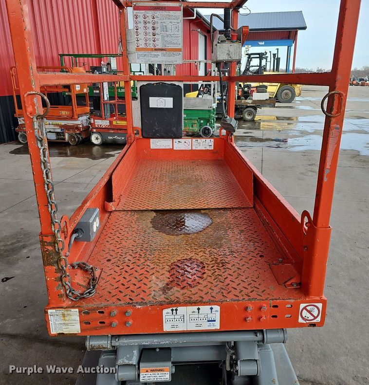 image for item MC9688 Skyjack SJIII 3219  scissor lift