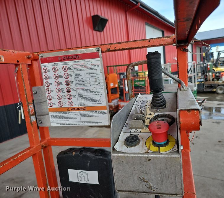 image for item MC9688 Skyjack SJIII 3219  scissor lift