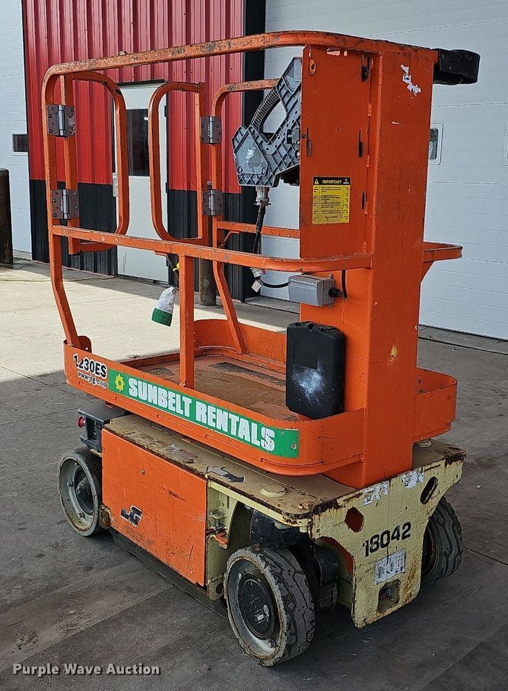 image for item MC9689 2014 JLG 1230ES  vertical lift