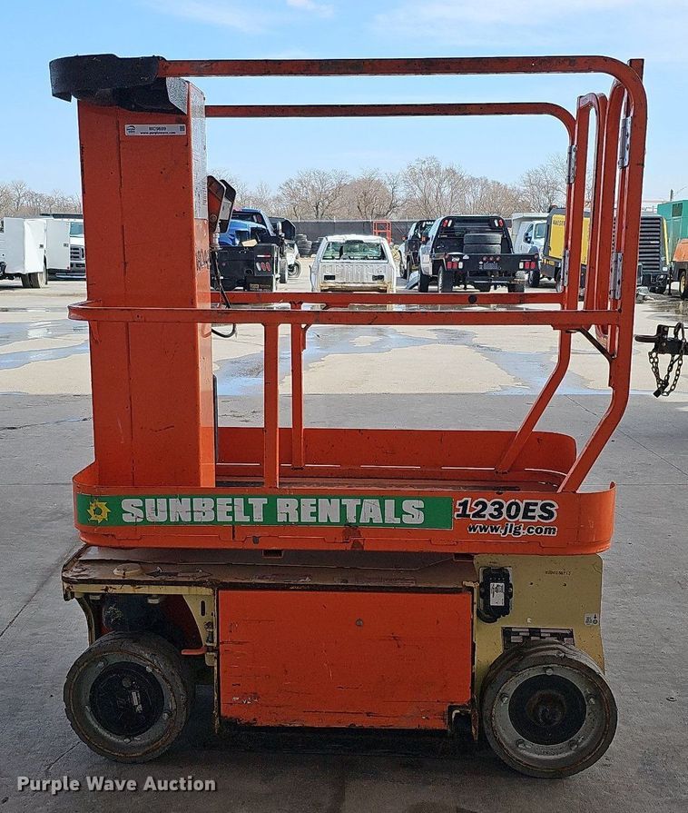image for item MC9689 2014 JLG 1230ES  vertical lift