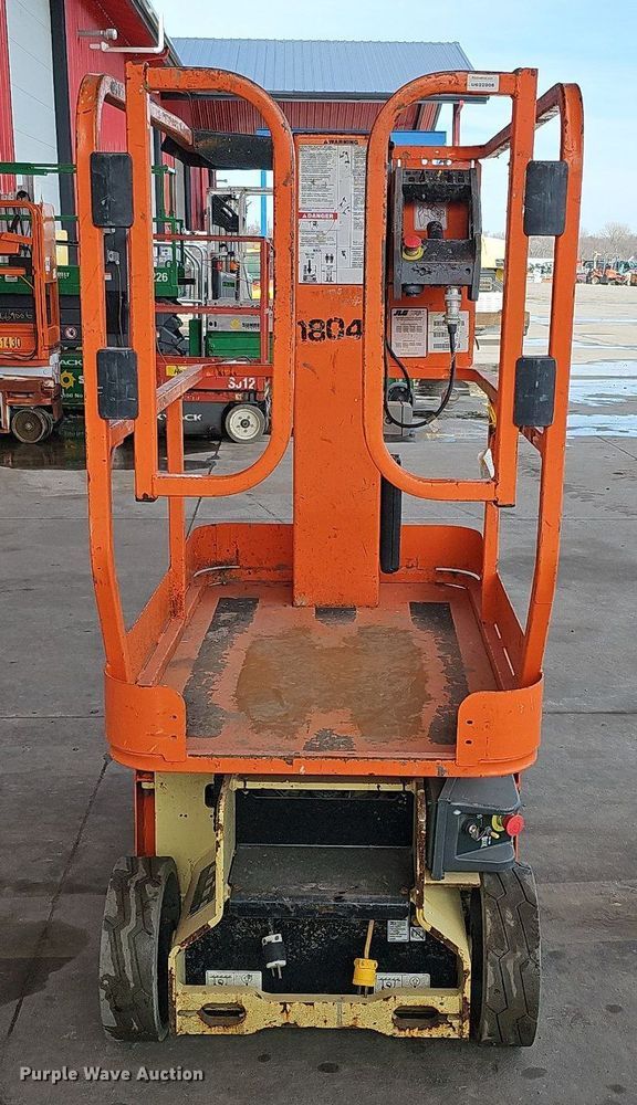image for item MC9689 2014 JLG 1230ES  vertical lift