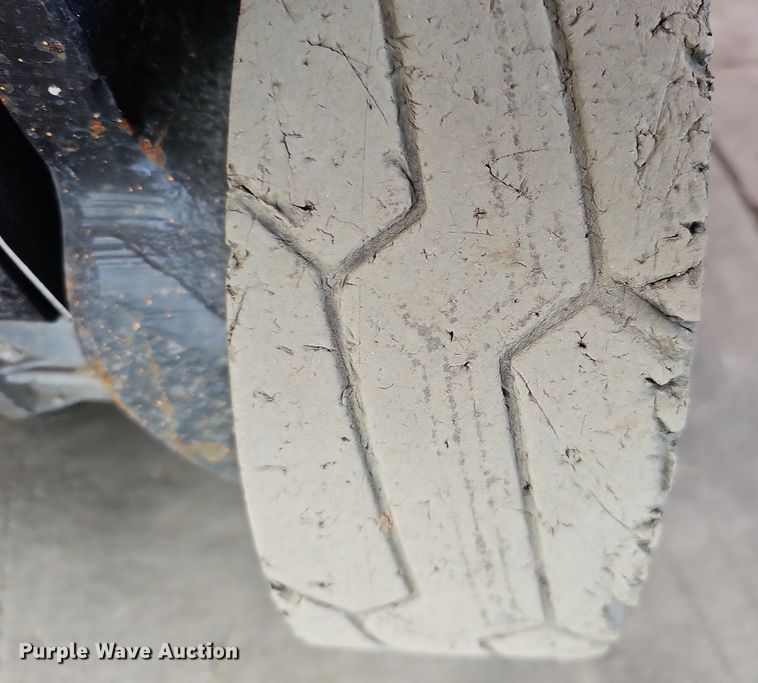 image for item MC9689 2014 JLG 1230ES  vertical lift