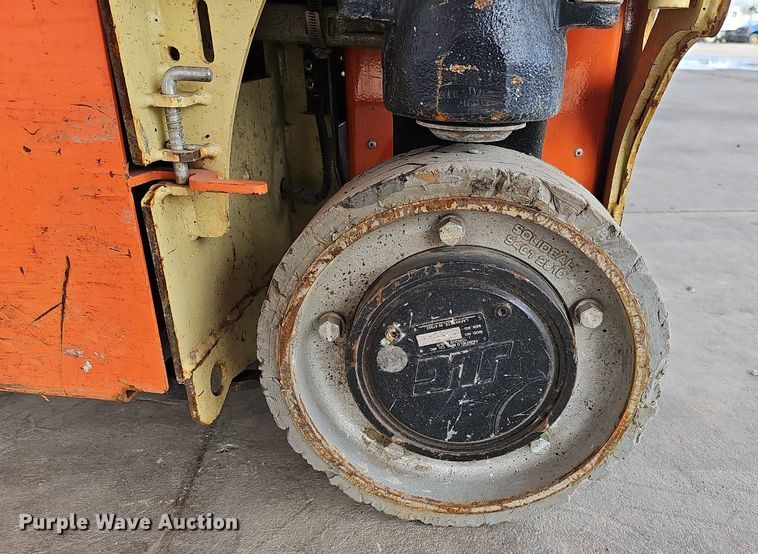 image for item MC9689 2014 JLG 1230ES  vertical lift