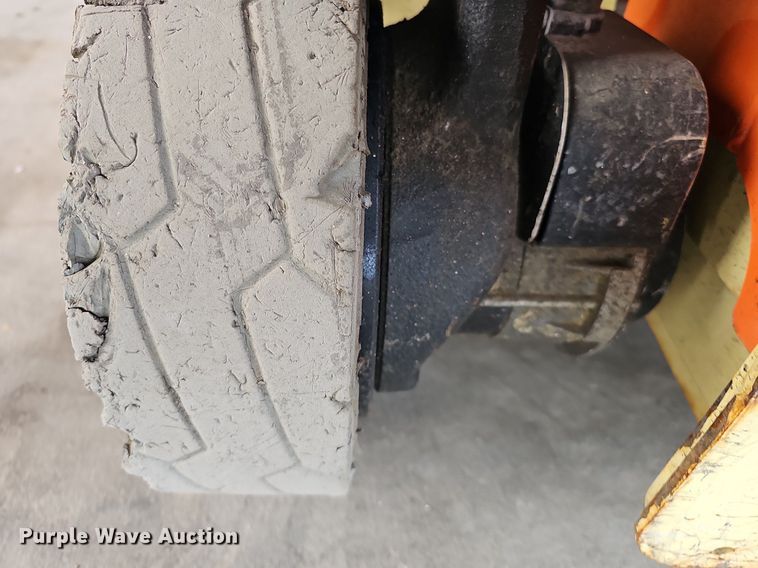 image for item MC9689 2014 JLG 1230ES  vertical lift