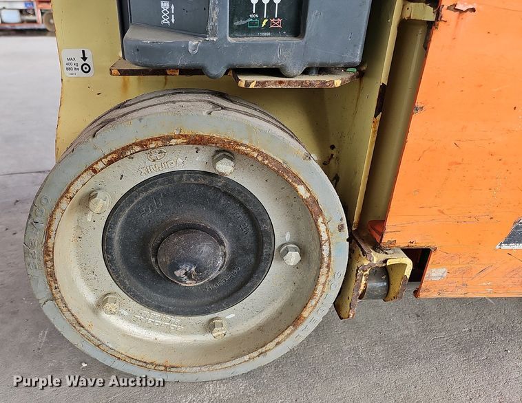 image for item MC9689 2014 JLG 1230ES  vertical lift