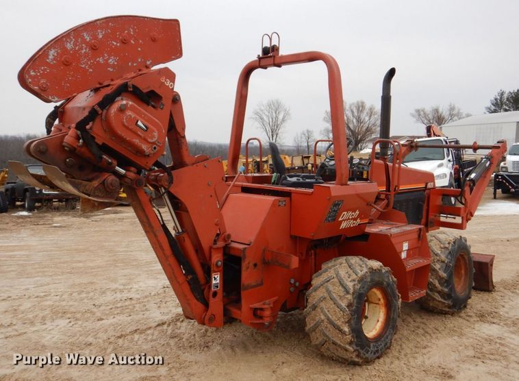 image for item MC9847 Ditch Witch 7020  vibratory cable plow