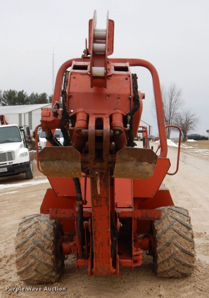 image for item MC9847 Ditch Witch 7020  vibratory cable plow