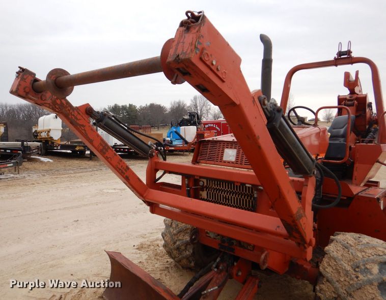 image for item MC9847 Ditch Witch 7020  vibratory cable plow