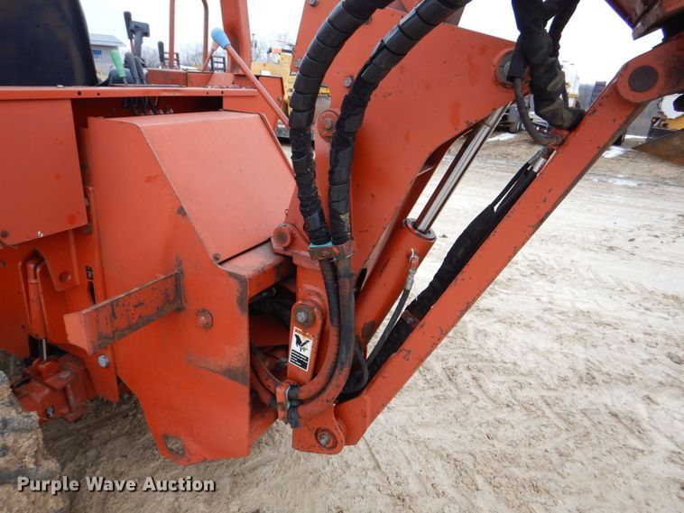 image for item MC9847 Ditch Witch 7020  vibratory cable plow