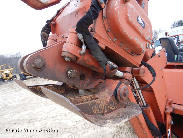 image for item MC9847 Ditch Witch 7020  vibratory cable plow