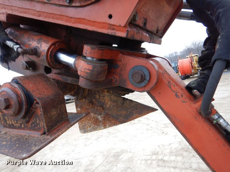 image for item MC9847 Ditch Witch 7020  vibratory cable plow