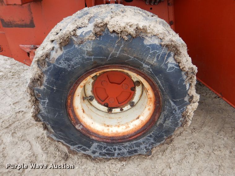 image for item MC9847 Ditch Witch 7020  vibratory cable plow