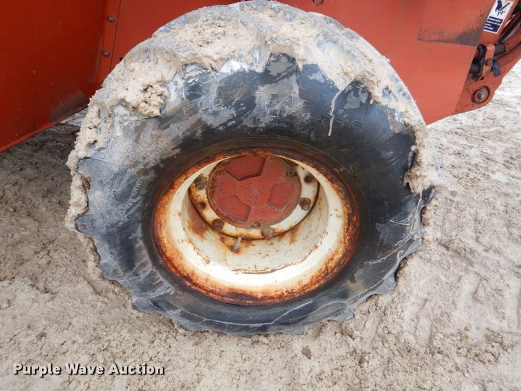 image for item MC9847 Ditch Witch 7020  vibratory cable plow