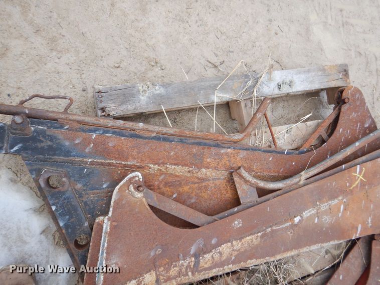 image for item MC9847 Ditch Witch 7020  vibratory cable plow