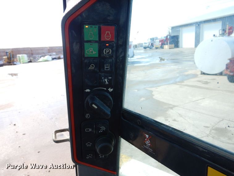 image for item MC9855 2021 Bobcat T66  tracked skid steer loader