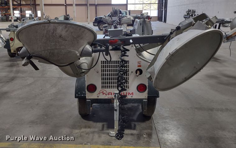 image for item MD9415 2011 Magnum MLT3060M  light plant