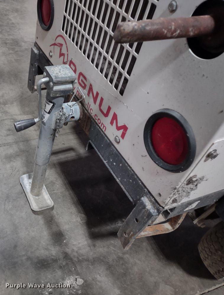 image for item MD9415 2011 Magnum MLT3060M  light plant