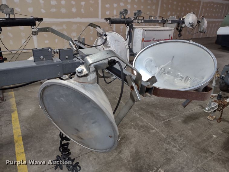 image for item MD9415 2011 Magnum MLT3060M  light plant