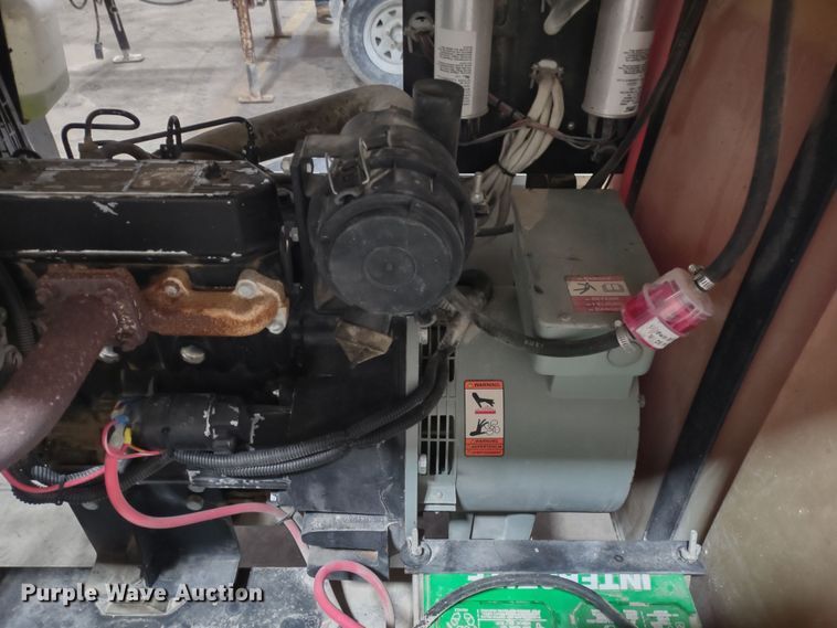 image for item MD9415 2011 Magnum MLT3060M  light plant