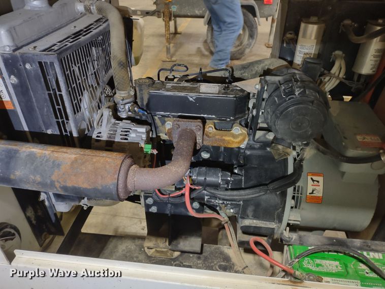 image for item MD9415 2011 Magnum MLT3060M  light plant