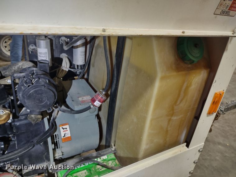 image for item MD9415 2011 Magnum MLT3060M  light plant