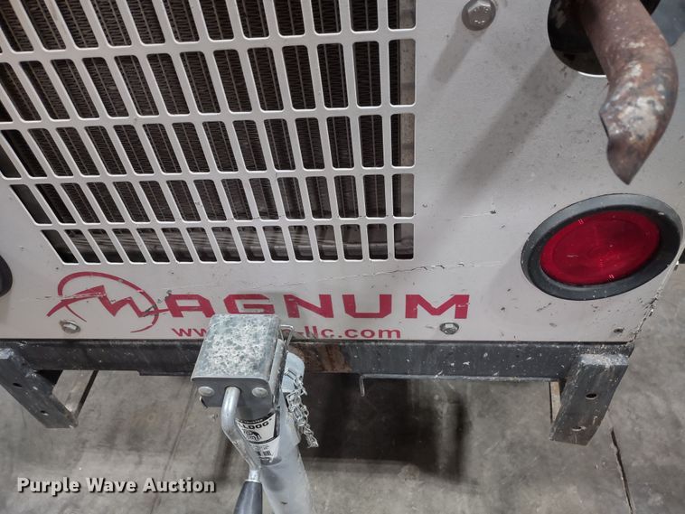 image for item MD9415 2011 Magnum MLT3060M  light plant