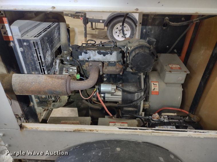 image for item MD9416 Magnum MLT3060MMH  light plant