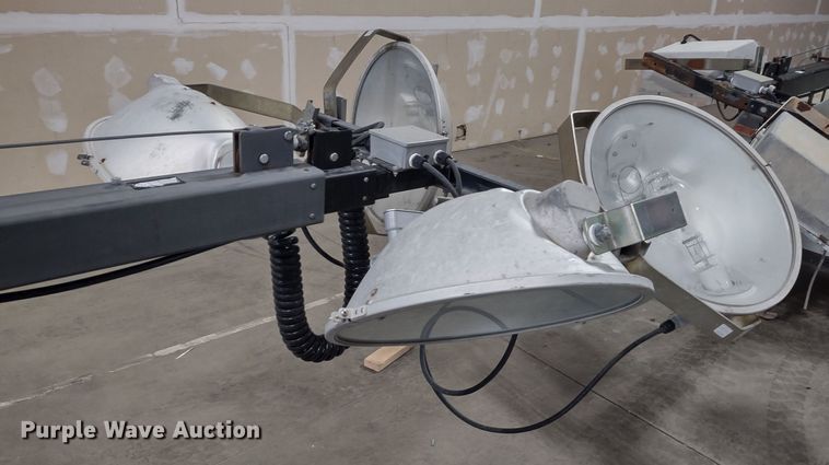 image for item MD9418 2011 Magnum MLT3060M  light plant