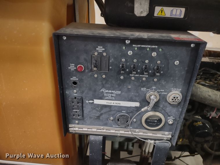 image for item MD9418 2011 Magnum MLT3060M  light plant