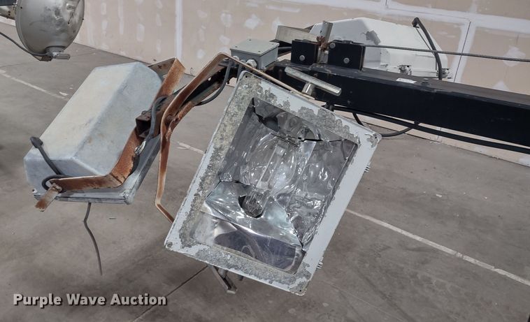 image for item MD9419 Magnum MLT3060MMH  light plant