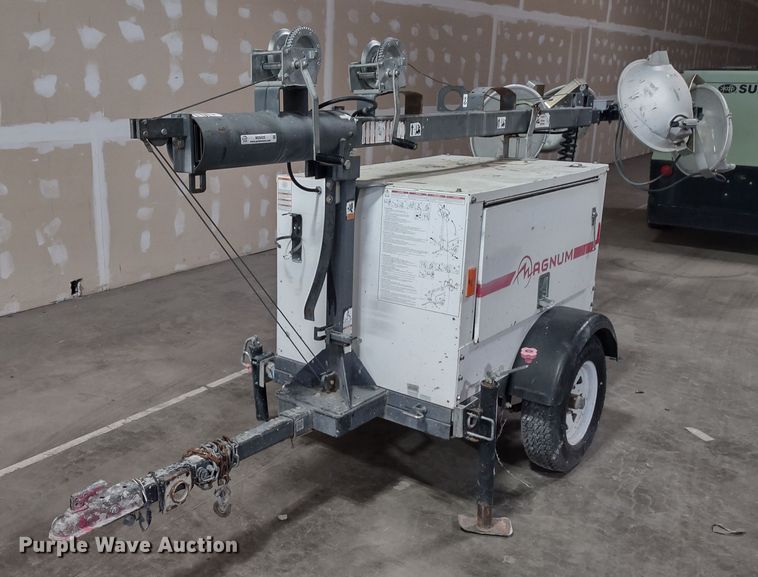 image for item MD9420 2011 Magnum MLT3060M  light plant