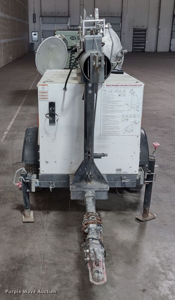 image for item MD9420 2011 Magnum MLT3060M  light plant