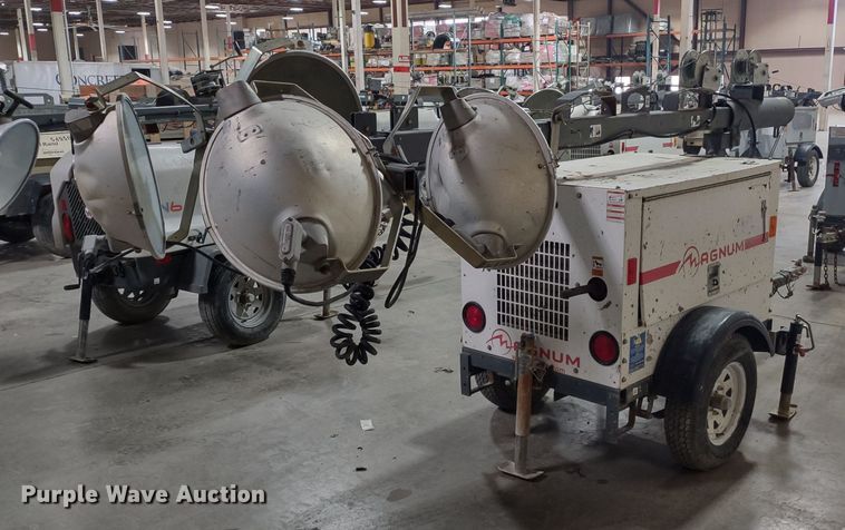 image for item MD9420 2011 Magnum MLT3060M  light plant