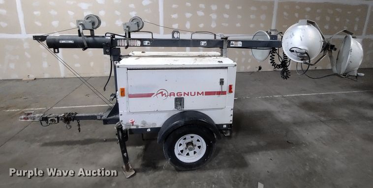 image for item MD9420 2011 Magnum MLT3060M  light plant