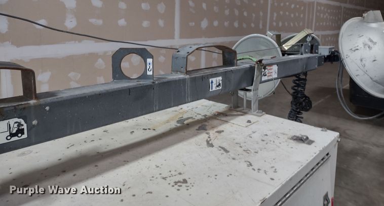 image for item MD9420 2011 Magnum MLT3060M  light plant