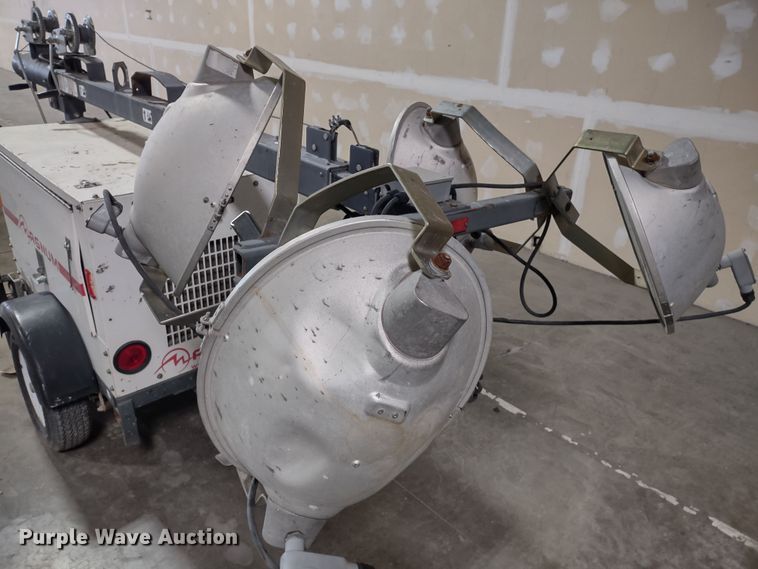 image for item MD9420 2011 Magnum MLT3060M  light plant