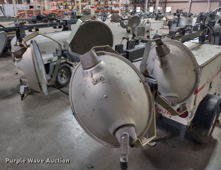 image for item MD9420 2011 Magnum MLT3060M  light plant