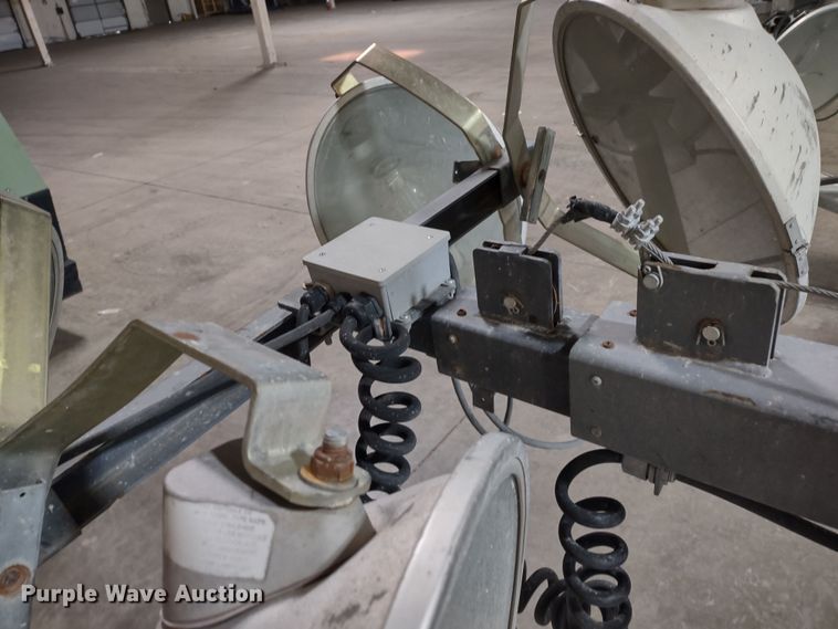 image for item MD9420 2011 Magnum MLT3060M  light plant