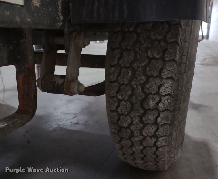 image for item MD9420 2011 Magnum MLT3060M  light plant