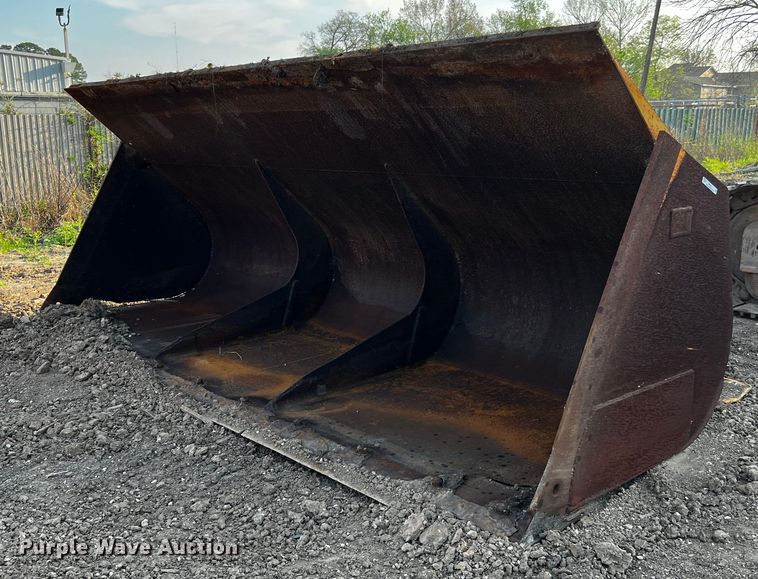 image for item MF9817 Caterpillar 980G  wheel loader bucket