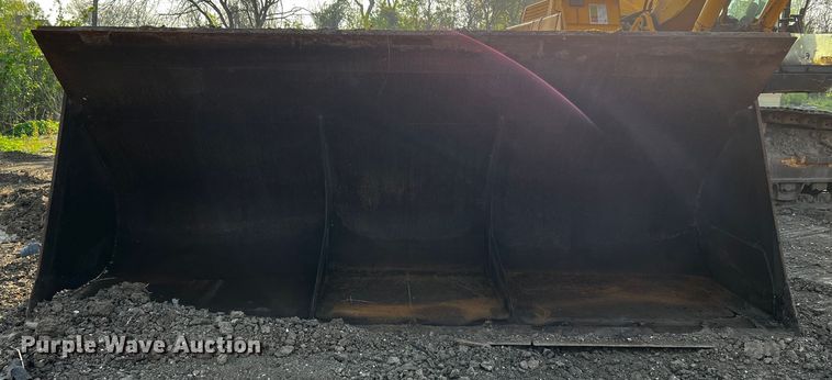 image for item MF9817 Caterpillar 980G  wheel loader bucket