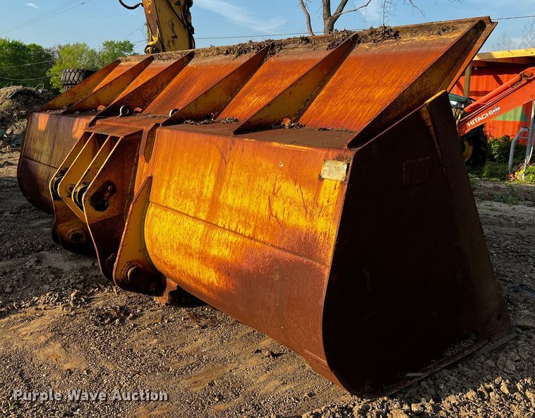 image for item MF9817 Caterpillar 980G  wheel loader bucket