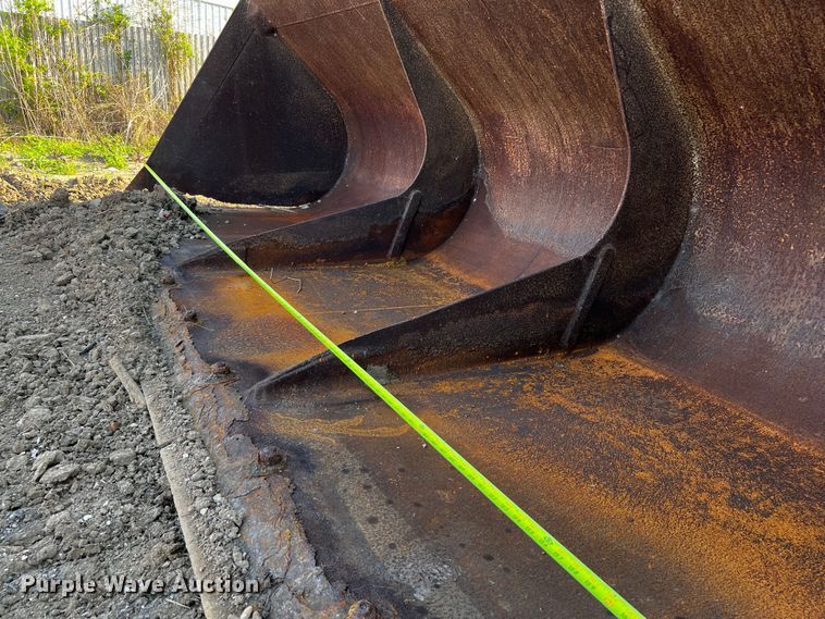 image for item MF9817 Caterpillar 980G  wheel loader bucket