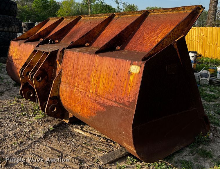 image for item MF9818 Caterpillar 980G  wheel loader bucket