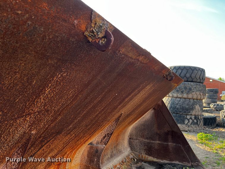 image for item MF9818 Caterpillar 980G  wheel loader bucket