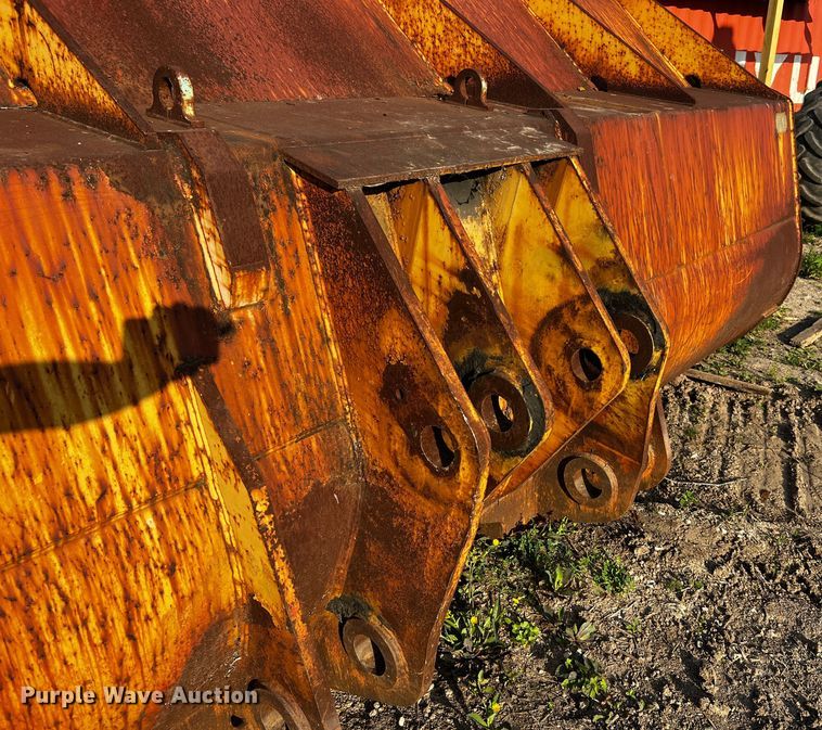 image for item MF9818 Caterpillar 980G  wheel loader bucket