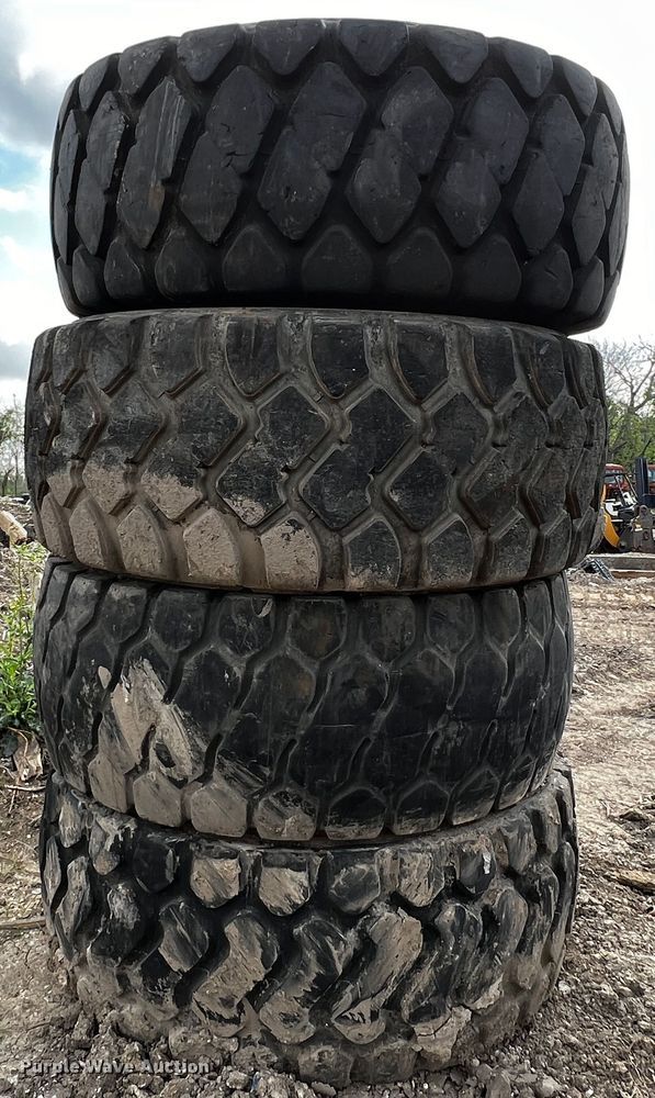 image for item MF9828 (4) 26.5R25 tires