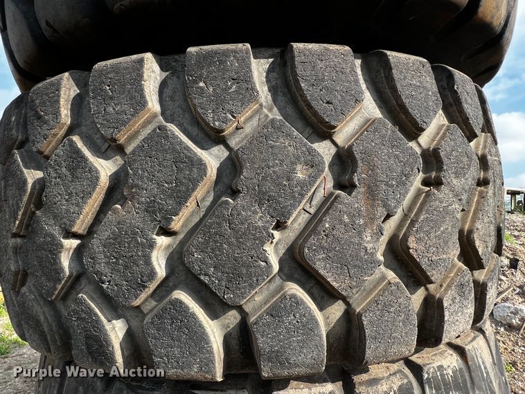 image for item MF9828 (4) 26.5R25 tires