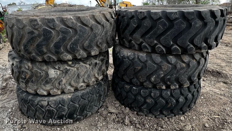 image for item MF9829 (6) 20.5R25 tires