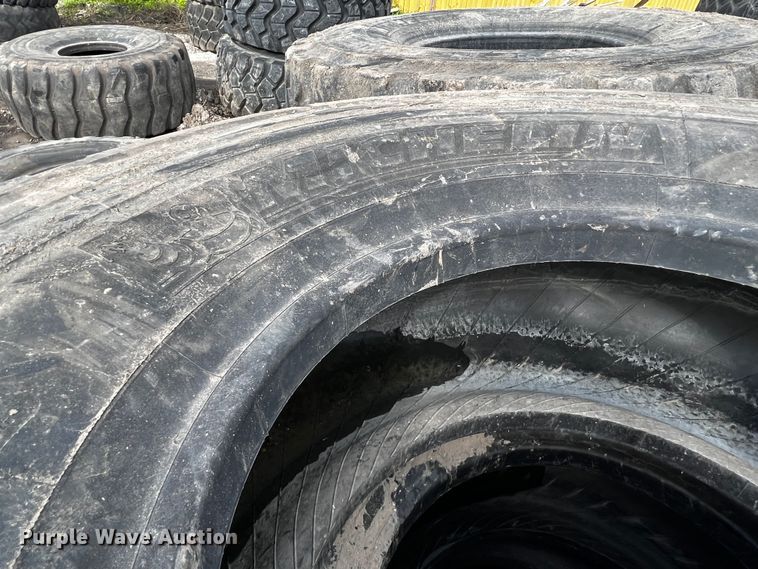 image for item MF9829 (6) 20.5R25 tires